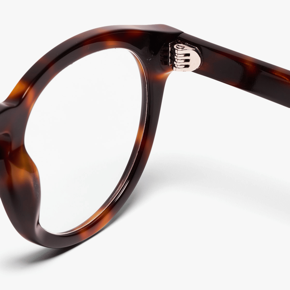 Luxreaders stylish Reykjavik Light Turtle Reading glasses. Made from Bio-acetate in a Square shape.