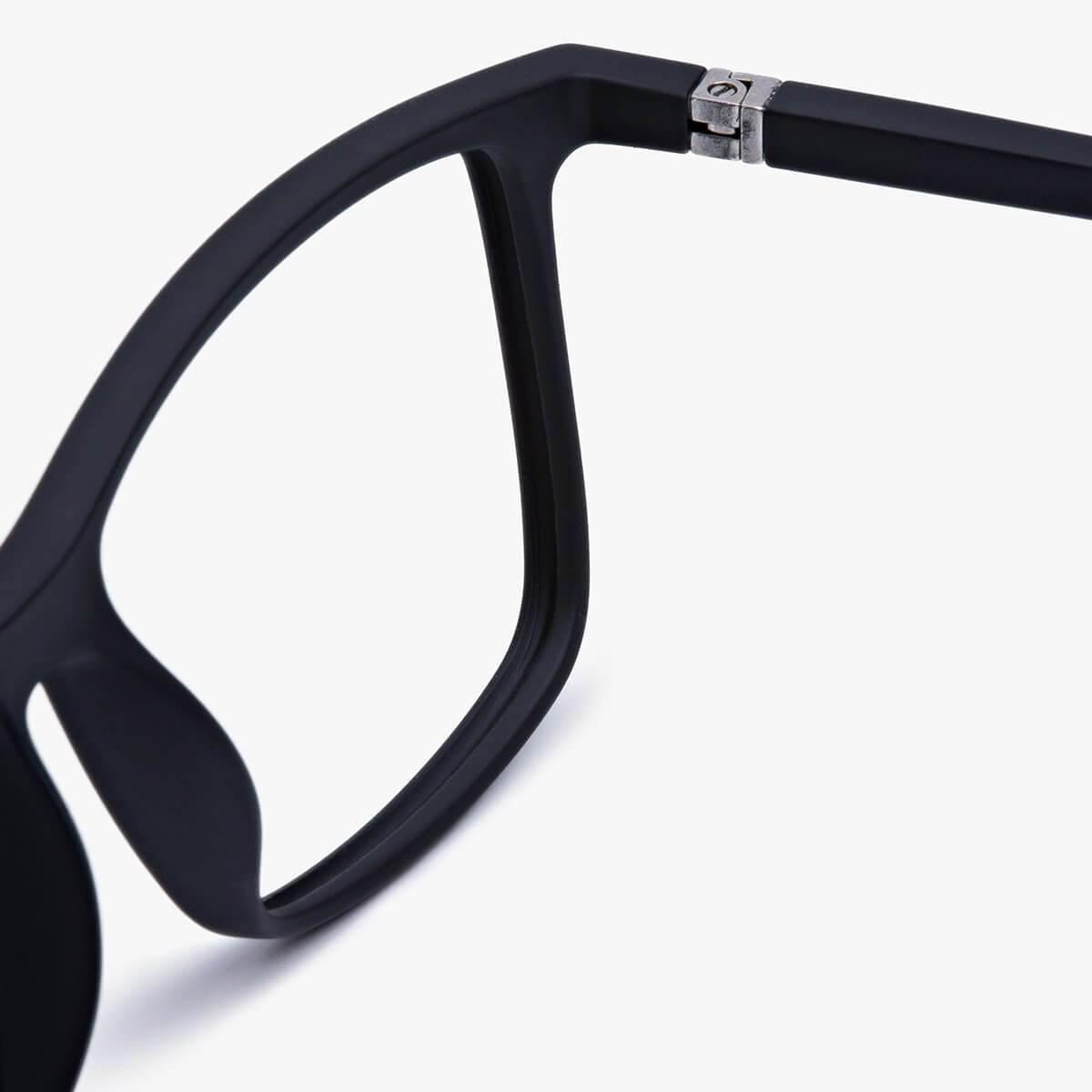 Luxreaders stylish Men's København Black Reading glasses. Made from Rubber in a Square shape.