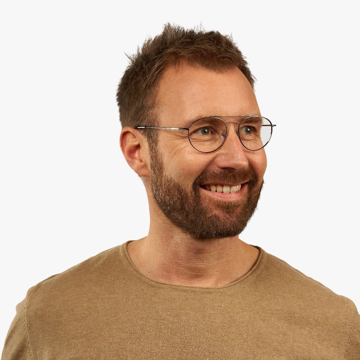 mens-goteborg-gun_blue-light-glasses_male-model-1.jpg?v=1771423092&width=1200