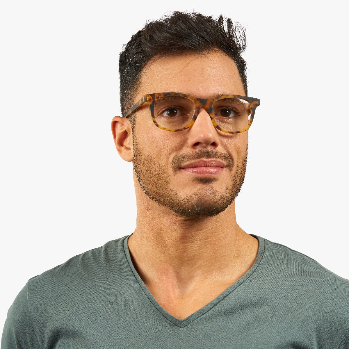 Person wearing Men's Malmö Light Turtle reading glasses
