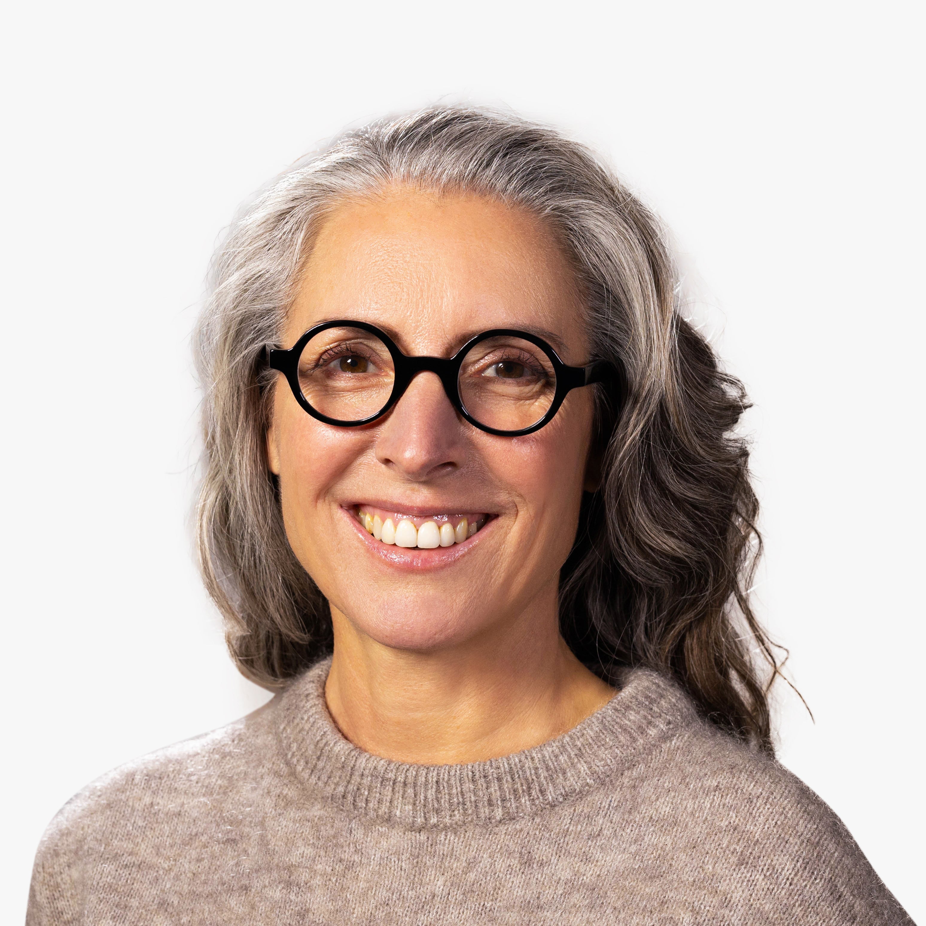Person wearing Tórshavn Black round reading glasses